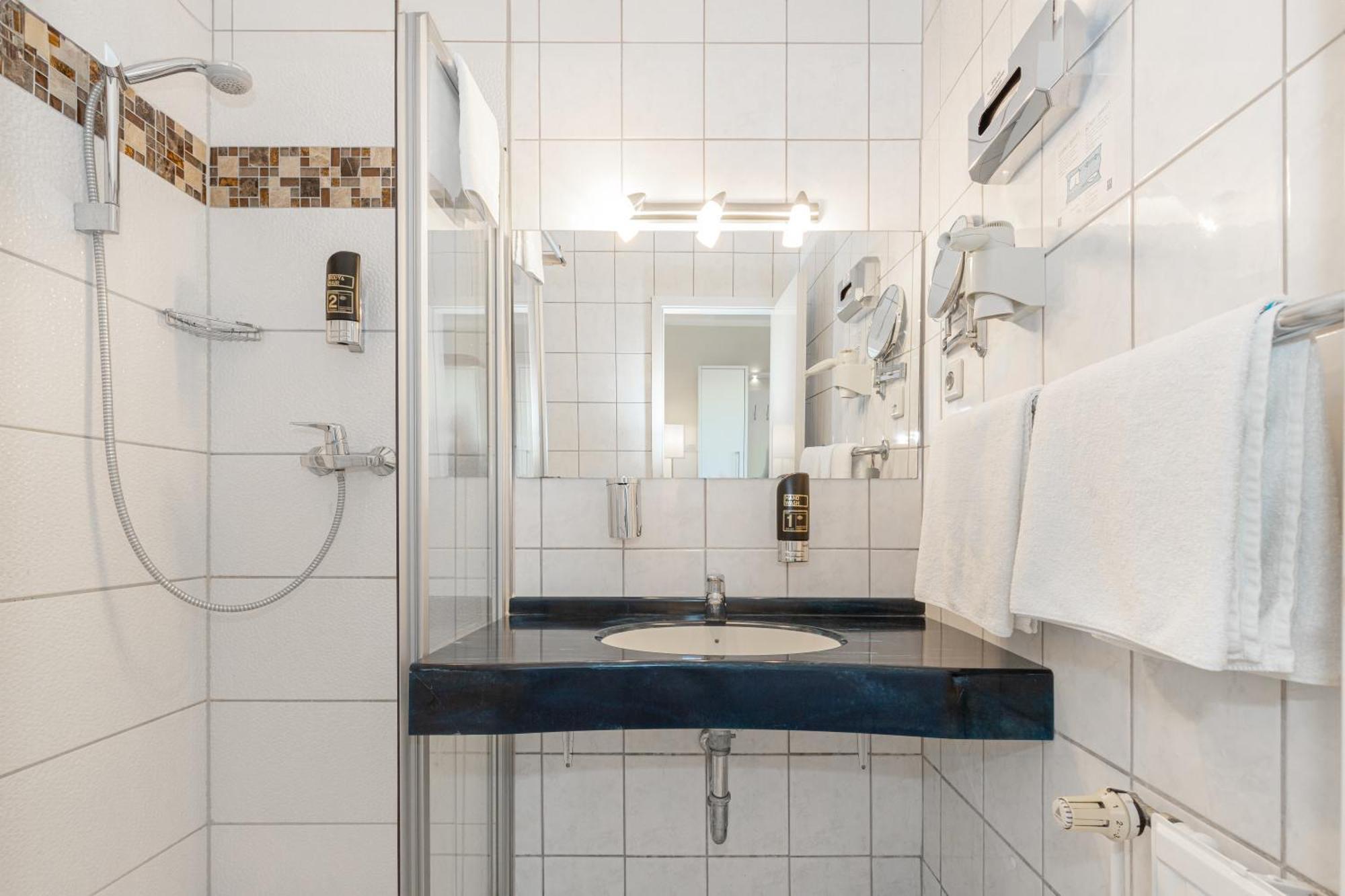 ראלסוויק Hotel Klaus Stoertebeker מראה חיצוני תמונה